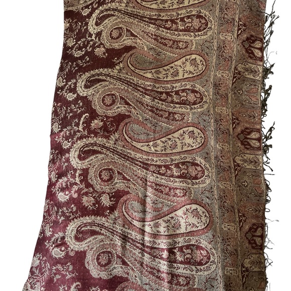 Multicoloured Embroidered Self Print Border - 70*180 - 100% Silk - Picture 3 of 4